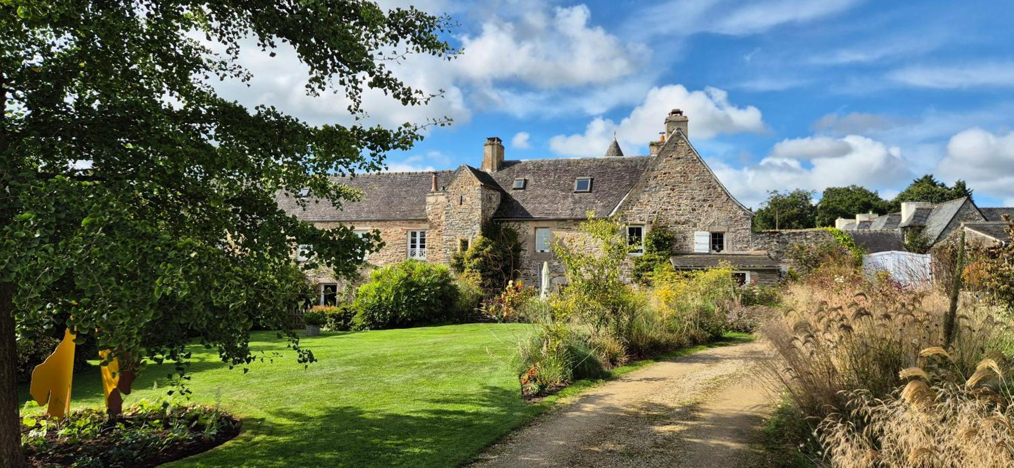 Gîte de charme au Manoir du Plessis-Quinquis Sainte-Seve Extérieur photo